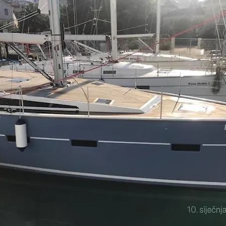 Polina I Botel